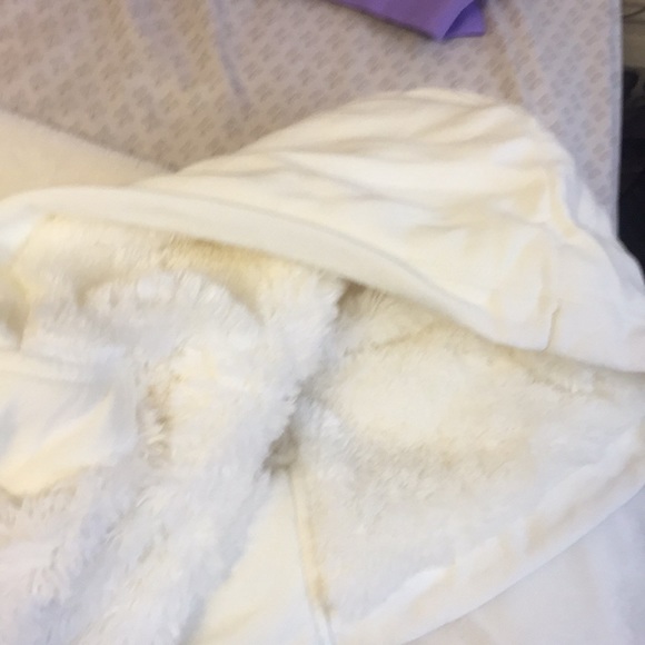 Cozy hoody - sooo warm - used. - Picture 4 of 10